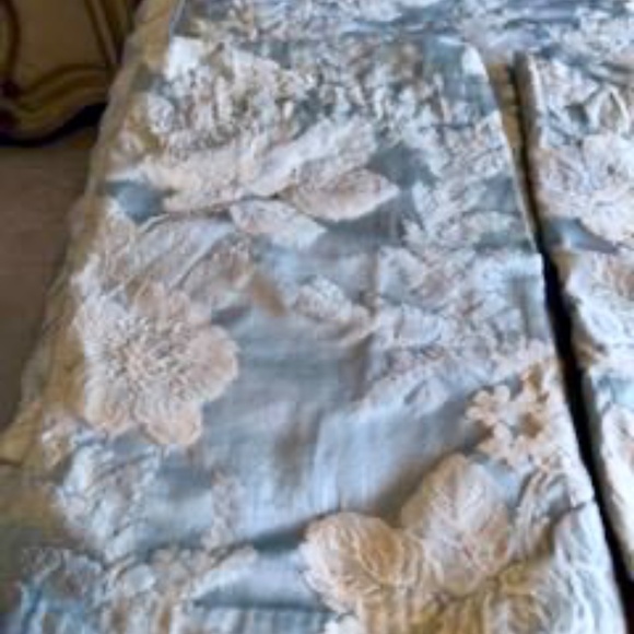 9 Piece Queen Bedspread Set with Shams, Throw Pillows and 4 Valances - Picture 5 of 9